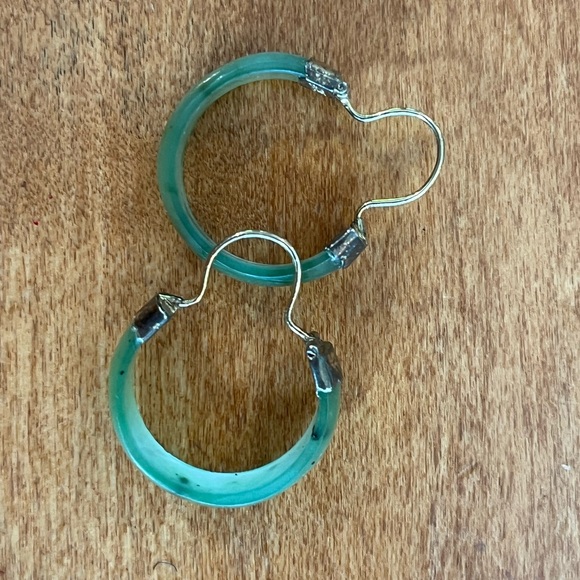 Vintage Green Jade Hoop Earrings - Picture 4 of 5